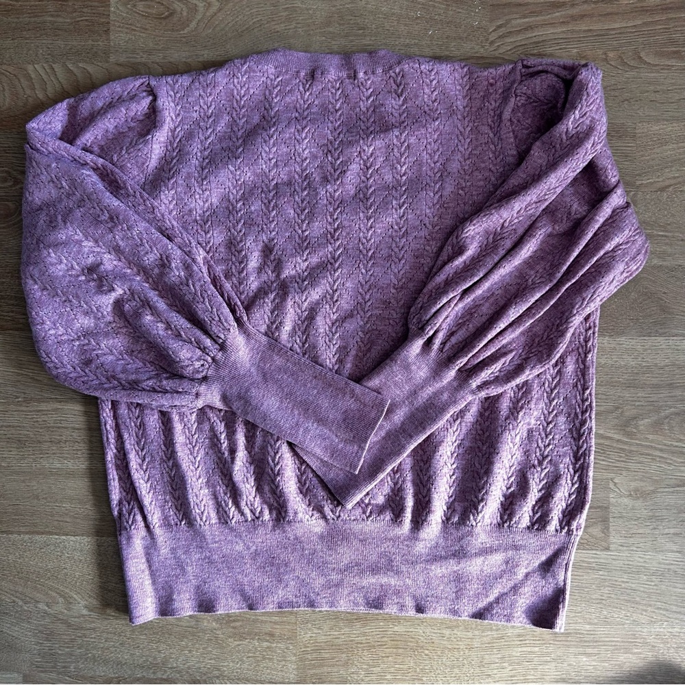 Adrianna Papell elegant lavender knit sweater with beautiful puffy sleeves - Picture 3 of 3